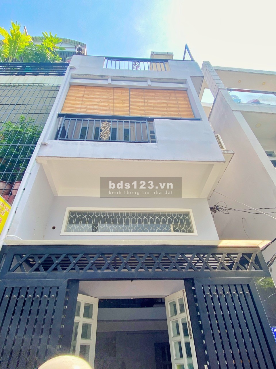 Chính chủ cần bán gấp nhà 5 tầng mặt tiền đường Trần Khắc Chân, Phường 15, Phú Nhuận