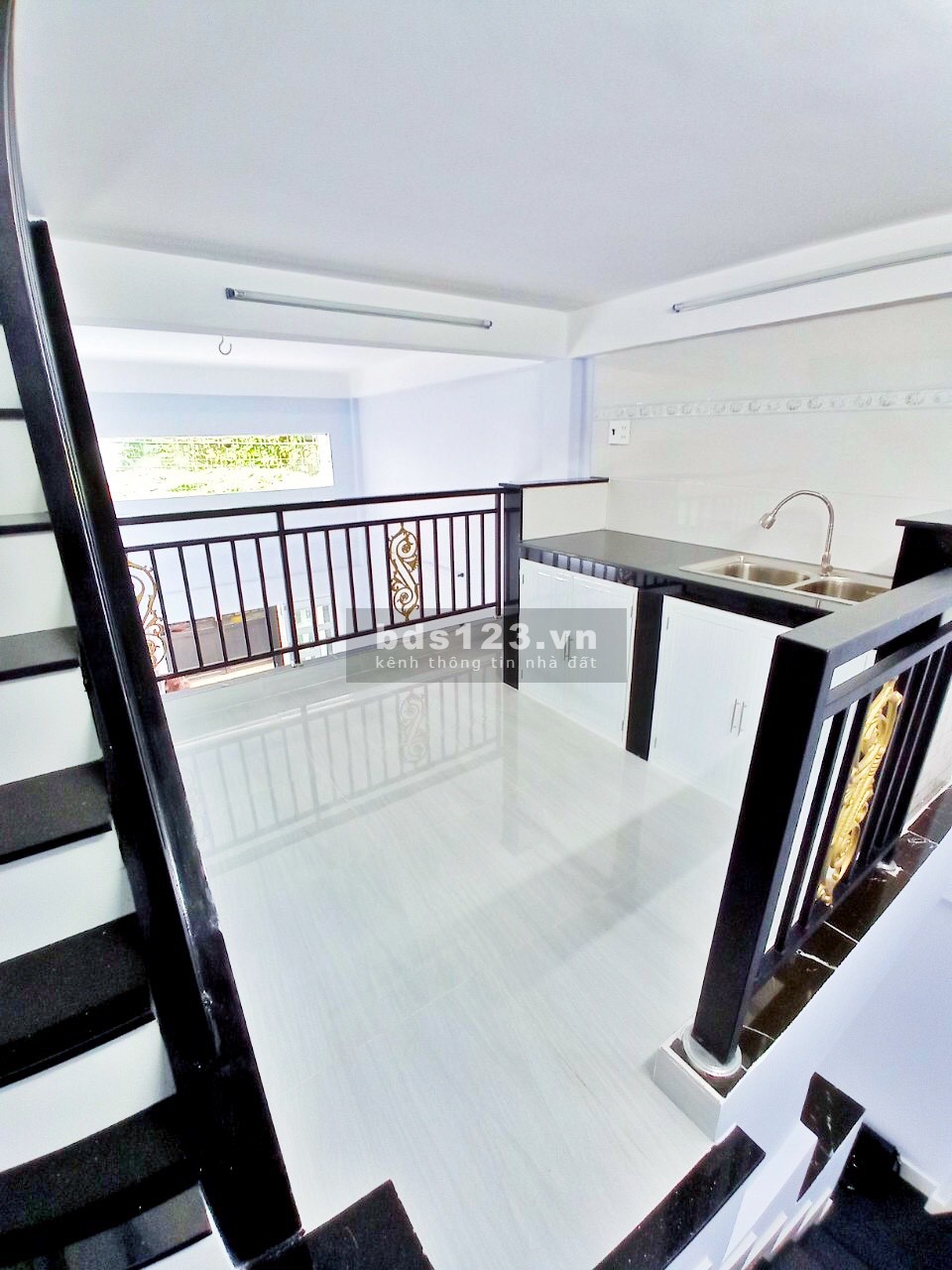 Chính chủ cần bán gấp nhà 5 tầng mặt tiền đường Trần Khắc Chân, Phường 15, Phú Nhuận