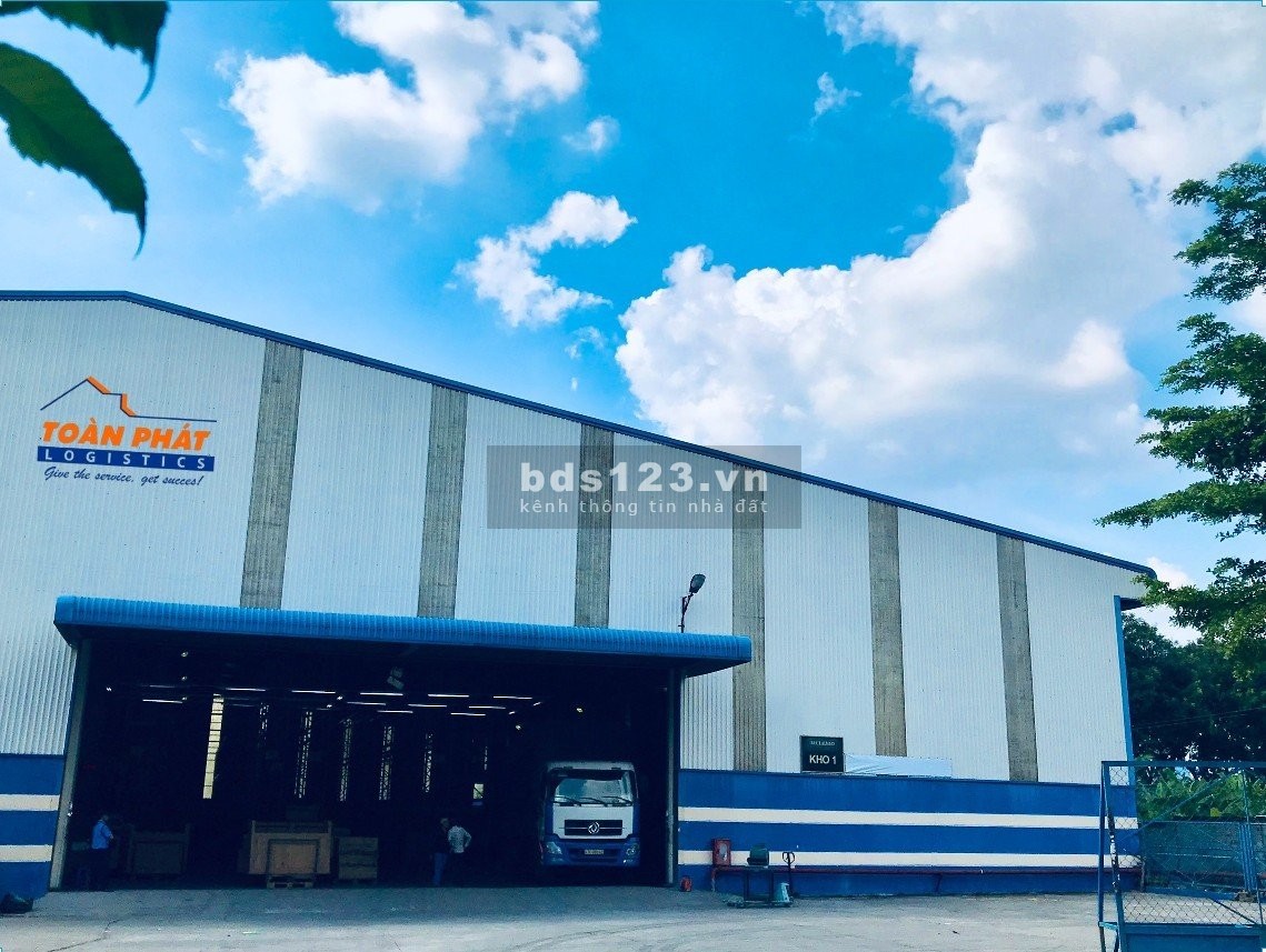 Có kho trống cho thuê: kho riêng hoặc kho chung diện tích tách nhỏ từ 50 m2, 100m2,.....