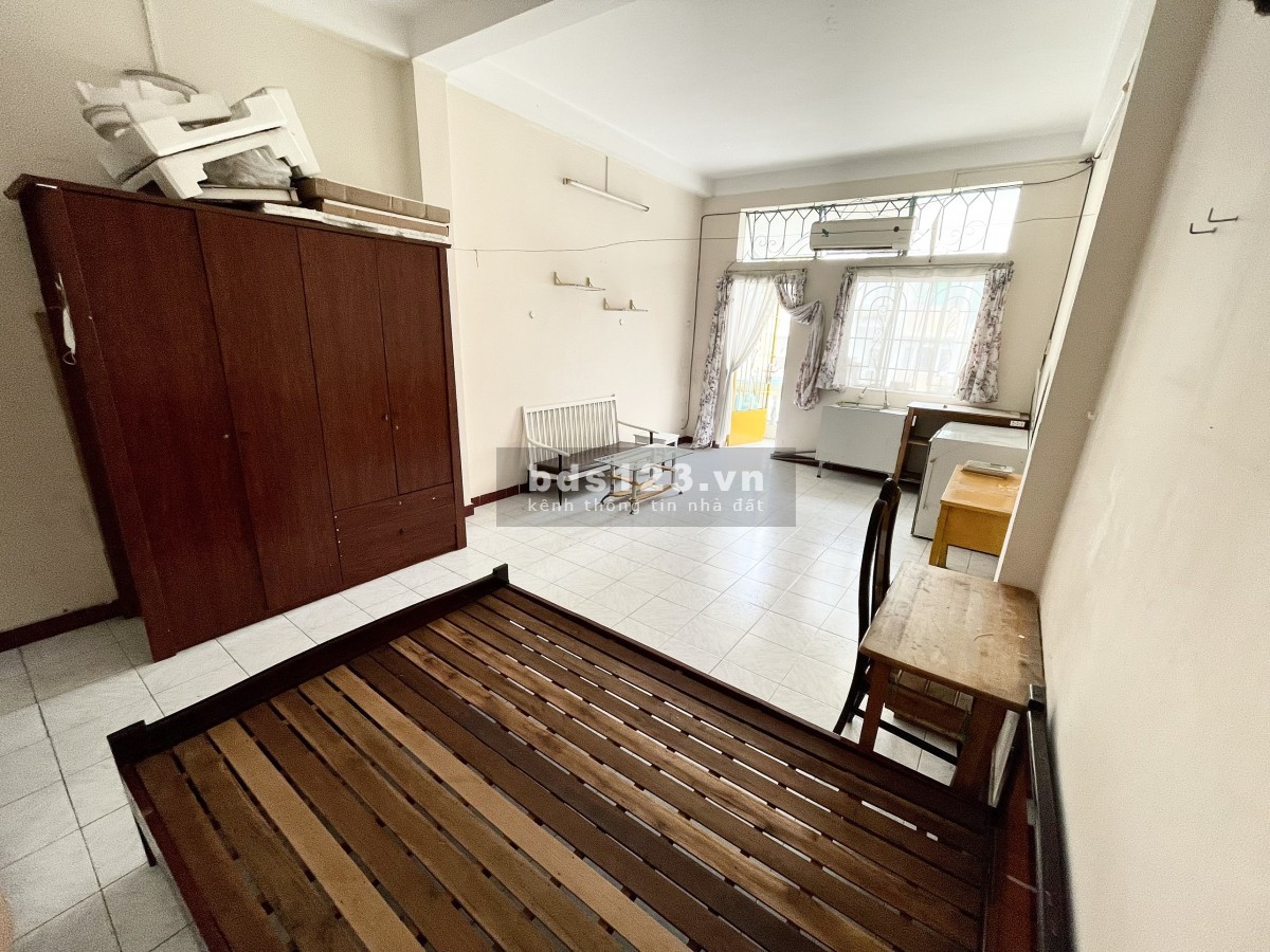 Chính chủ cho Thuê Phòng Lớn 35m2 Tại Trung Tâm Quận Bình Thạnh Phường 19 cách Quận 1 ~ 300m