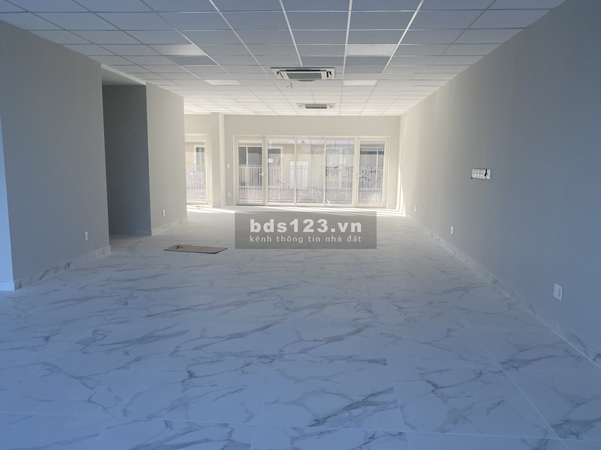 Cho thuê Cặp Shophouse mặt tiền B2 nhà mới tinh giá 220 triệu tháng