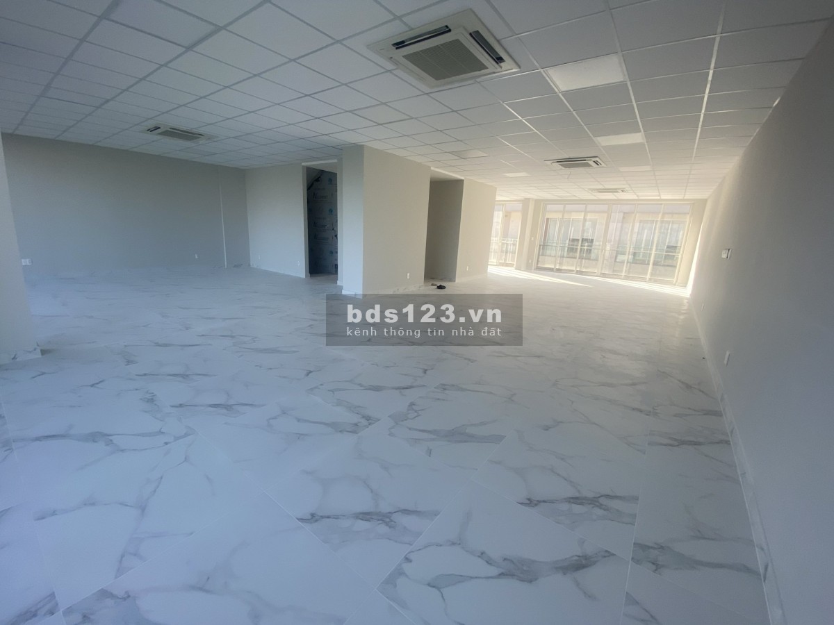 Cho thuê Cặp Shophouse mặt tiền B2 nhà mới tinh giá 220 triệu tháng