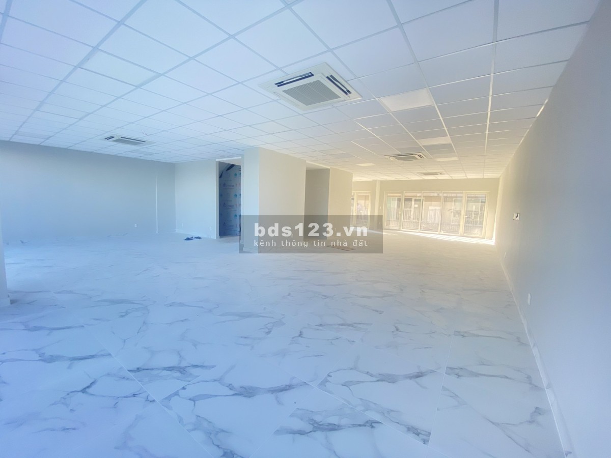 Cho thuê Cặp Shophouse mặt tiền B2 nhà mới tinh giá 220 triệu tháng