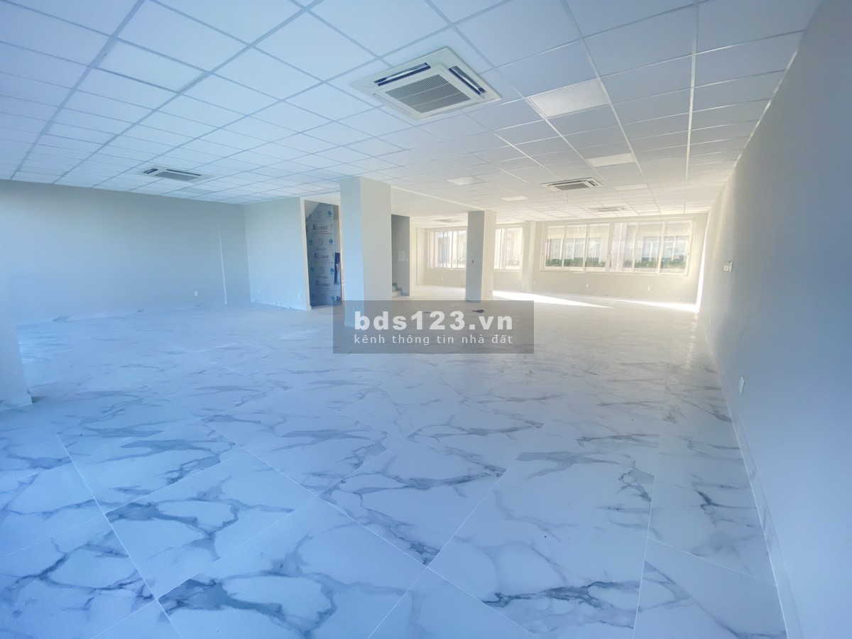 Cho thuê Cặp Shophouse mặt tiền B2 nhà mới tinh giá 220 triệu tháng