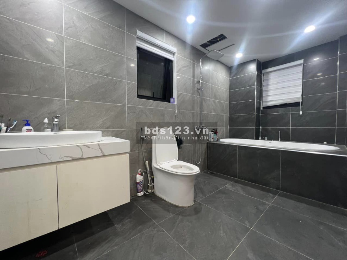 Bán nhà Đống Đa 6 tầng nhà mới - 55m2 - 6.8tỷ - Oto nằm gọn trong nhà.