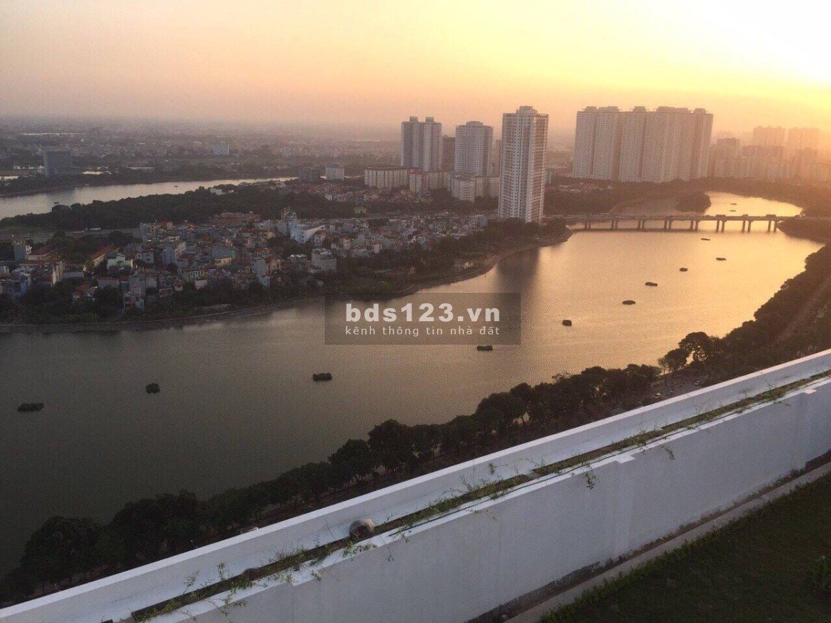 Rẻ! Bán căn hộ 2PN 70m2 giá 2.4 tỉ tại Eco Lake View, 32 Đại Từ. LH: 0975.997.166