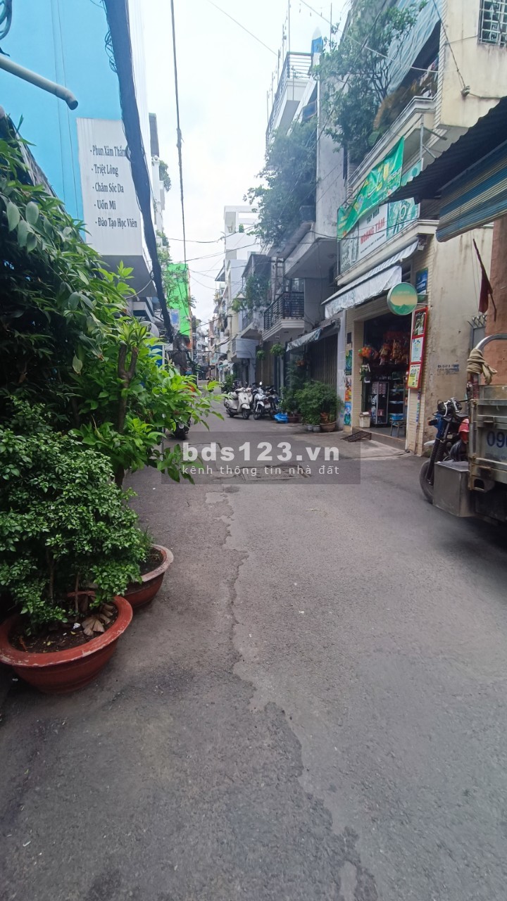 Bán gấp nhà Lê Hồng Phong, phường 2, quận 5, diện tích 50m2 (5x10), giá 5 tỷ 300