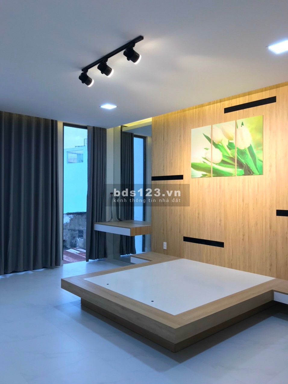 Kẹt tiền cần bán gấp nhà HXH đường Tống Văn Trân P5 Q11. DT: 4.5x16m