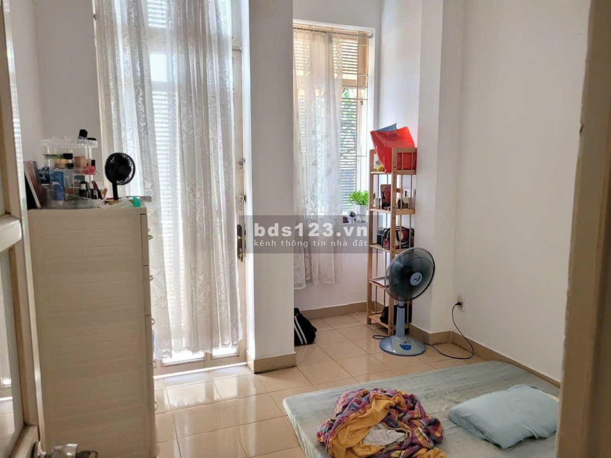 Khu hiếm nhà bán, HXH Nguyễn Trọng Tuyển, PN, 1 sẹc, an ninh, 3 tầng, 4PN, 33m2, 5.5 tỷ