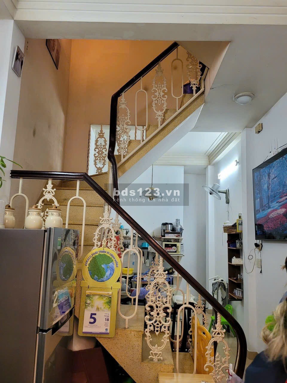 Khu hiếm nhà bán, HXH Nguyễn Trọng Tuyển, PN, 1 sẹc, an ninh, 3 tầng, 4PN, 33m2, 5.5 tỷ