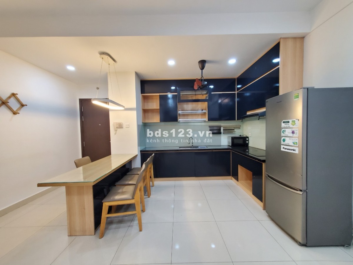 Cho thuê căn hộ 2 phòng ngủ giá 17,8 triệu The Sun Avenue nội thất full nhà đẹp tháp trung tâm