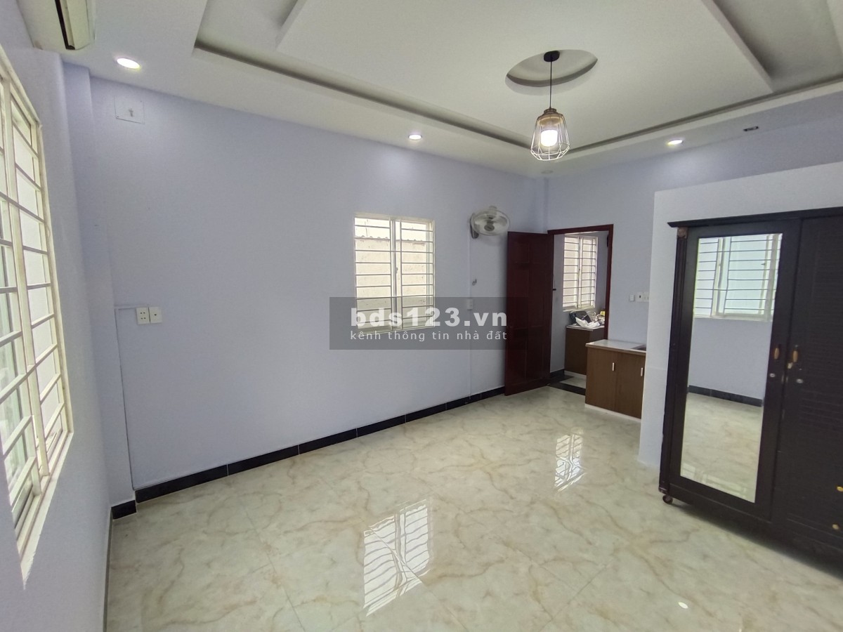 Cho thuê phòng trọ tại Trần Xuân Soạn, quận 7, để được 3 xe, 4 triệu/ tháng