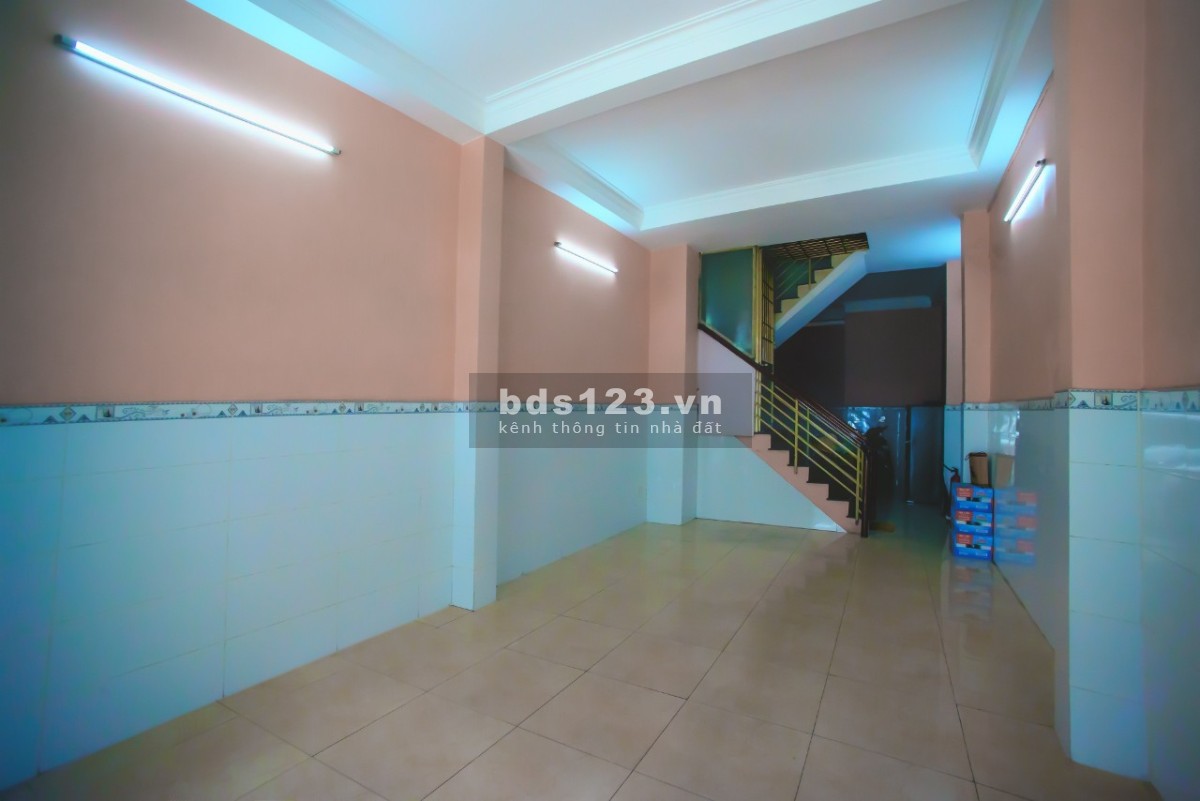 Cho thuê mặt bằng tầng trệt, thuận tiện kinh doanh Dương Tử Giang, quận 5