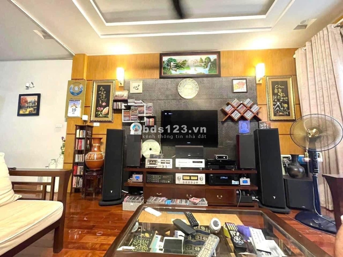 Bán nhà Trung Kính, Đường ô tô tránh, khu dân trí cao, ở sướng 52m2, 265triệu /m2