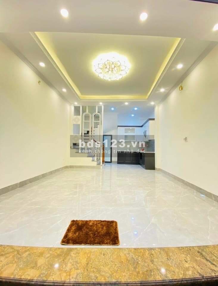Bán nhà mới chưa bóc tem giao dịch trong ngày