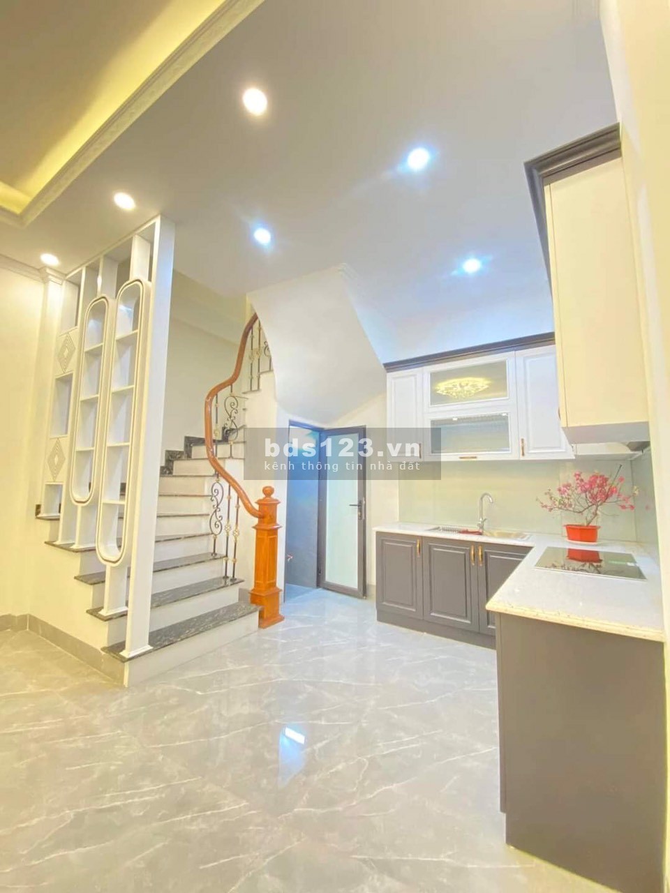 Bán nhà mới chưa bóc tem giao dịch trong ngày