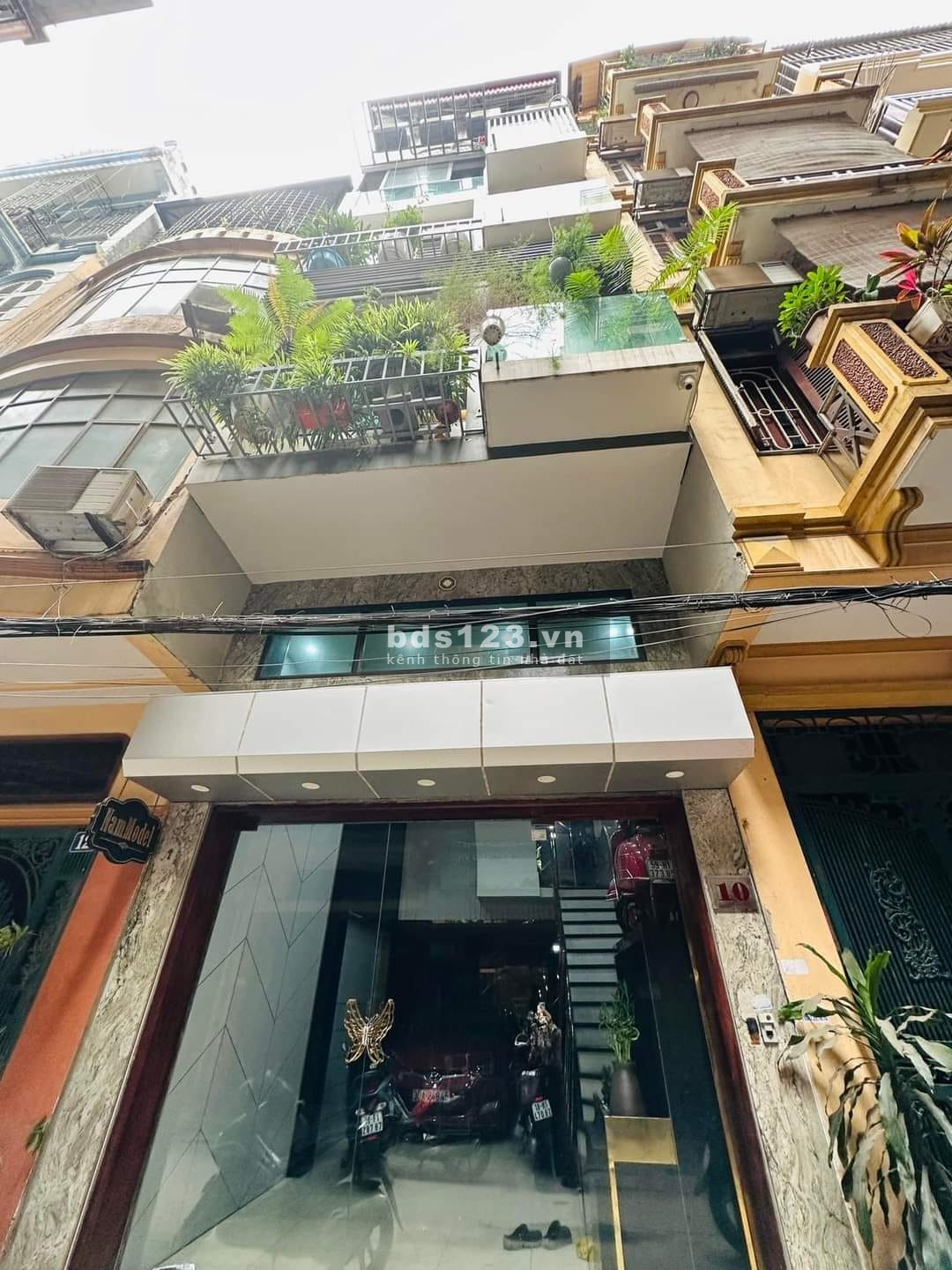 Bán gấp nhà phân lô quận Đống Đa, ôtô vào nhà, kinh doanh, cực gần phố, 45m2x6t, giá chỉ 14.6 tỷ.