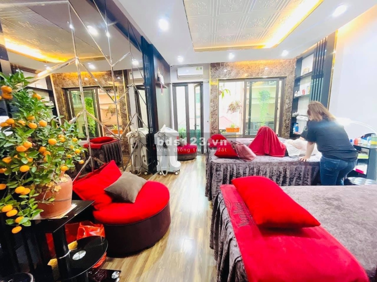 Bán gấp nhà phân lô quận Đống Đa, ôtô vào nhà, kinh doanh, cực gần phố, 45m2x6t, giá chỉ 14.6 tỷ.