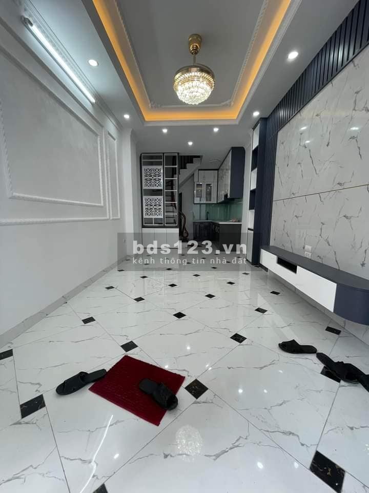 Bán nhà đẹp, mới, ở ngay Minh Khai 30m, 5 tầng, mt 3.2m, giá 3.55 tỷ