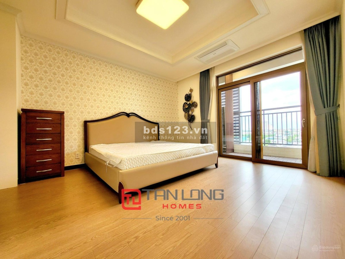 Cần bán căn hộ 3PN/125m2 (căn H) full đồ nhập khẩu mới nguyên tại Starlake. LH 0868049005