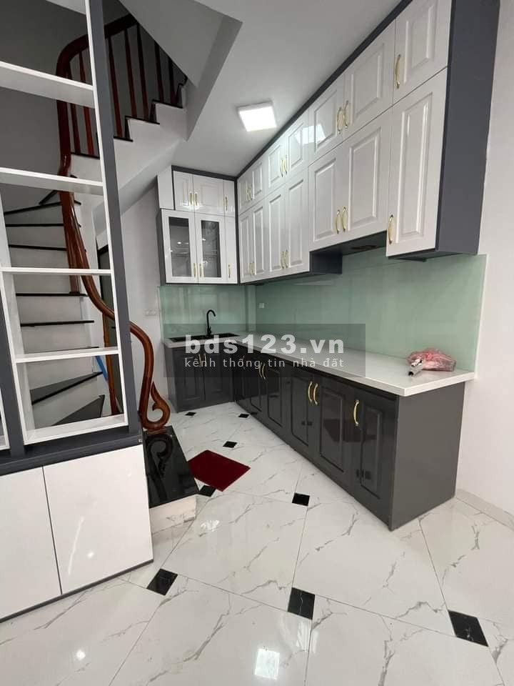 Bán nhà đẹp, mới, ở ngay Minh Khai 30m, 5 tầng, mt 3.2m, giá 3.55 tỷ