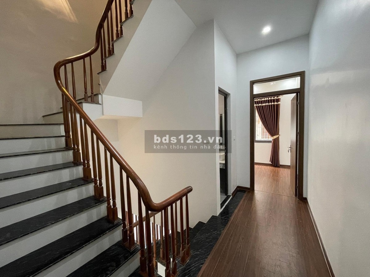 Bán nhà mặt ngõ oto - đường Hoàng Mai - full nội thất - ở ngay - nhỉnh 3.x tỷ