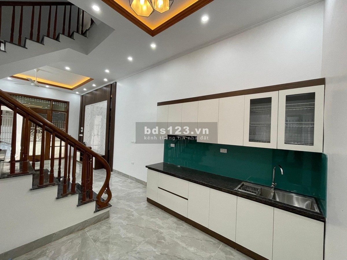 Bán nhà mặt ngõ oto - đường Hoàng Mai - full nội thất - ở ngay - nhỉnh 3.x tỷ