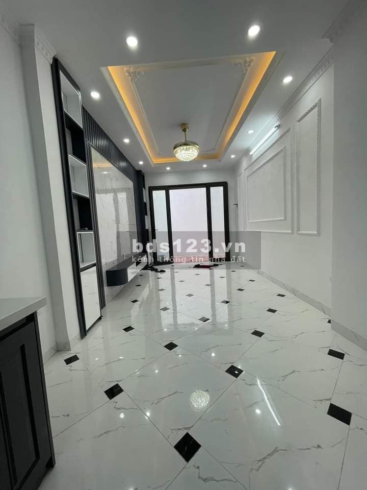 Bán nhà đẹp, mới, ở ngay Minh Khai 30m, 5 tầng, mt 3.2m, giá 3.55 tỷ