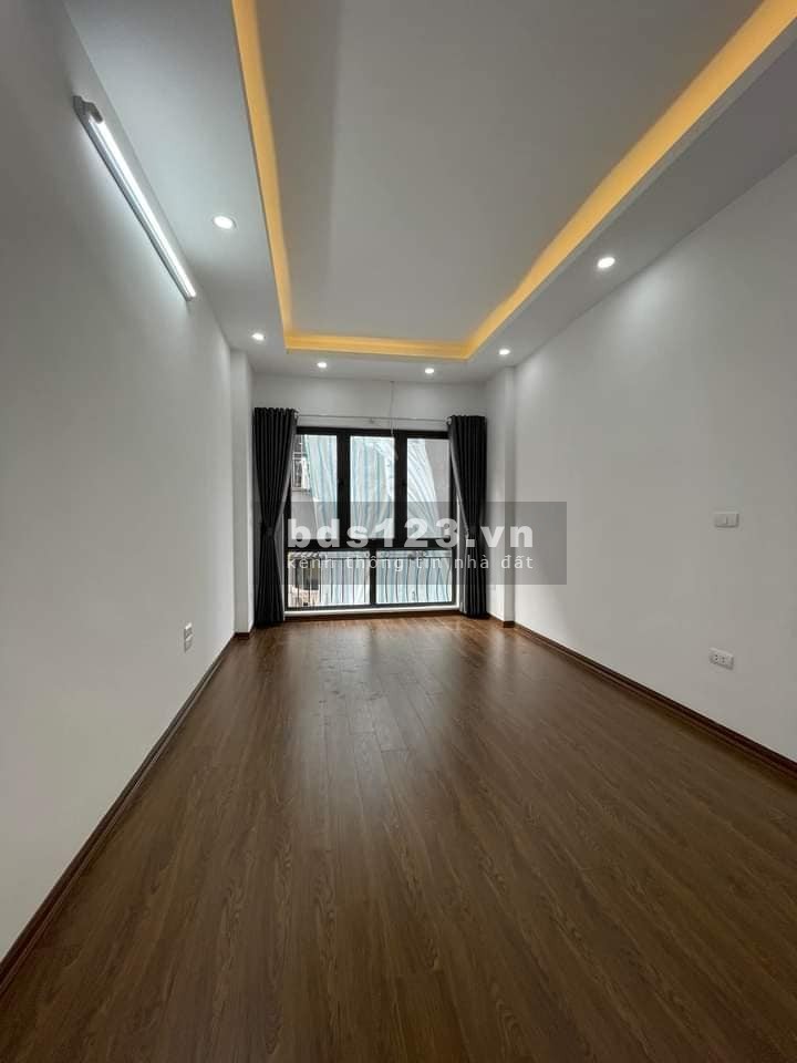 Bán nhà đẹp, mới, ở ngay Minh Khai 30m, 5 tầng, mt 3.2m, giá 3.55 tỷ