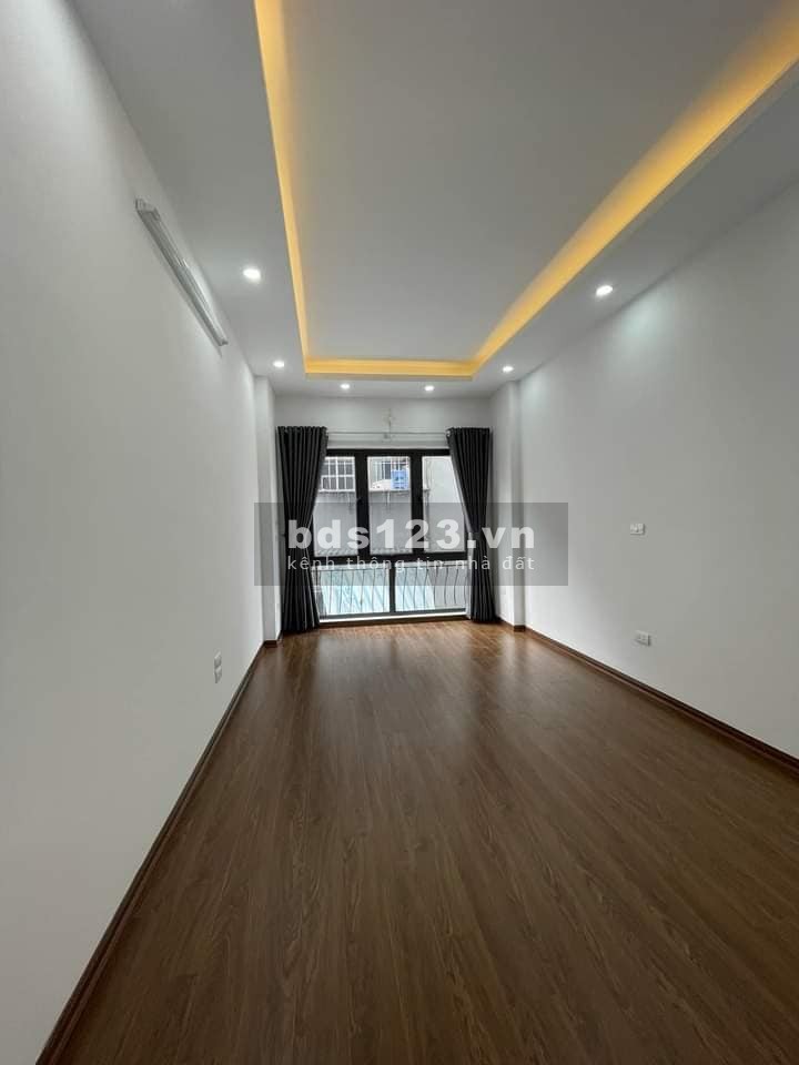 Bán nhà đẹp, mới, ở ngay Minh Khai 30m, 5 tầng, mt 3.2m, giá 3.55 tỷ