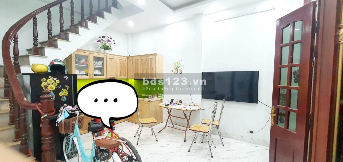 Bán nhà Lĩnh Nam, nhỉnh 2 tỷ, 5 tầng 3 PN. sổ đỏ chính chủ. ngõ thoáng vài chục mét ra mặt phố