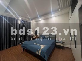 Bán nhà mới 12 tỷ 70m mt 4m 5tầng trung tâm phố Hồng Tiến gần nguyễn văn Cừnhà đẹp hiếm dân trí cao