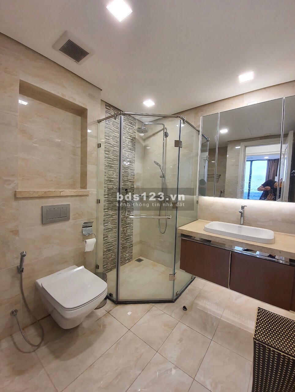 Cho thuê căn hộ cao cấp Vinhomes 1pn 50m2 chỉ 14tr