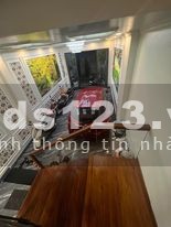 Bán nhà mới 12 tỷ 70m mt 4m 5tầng trung tâm phố Hồng Tiến gần nguyễn văn Cừnhà đẹp hiếm dân trí cao