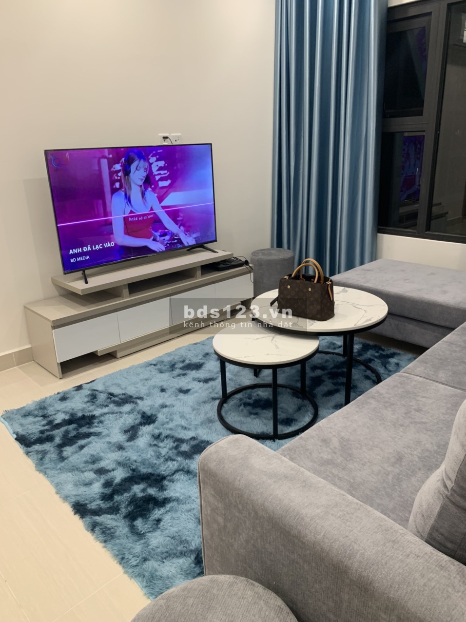 Cho thuê căn hộ 2n2wc tại s402 vinsmart chỉ 10tr