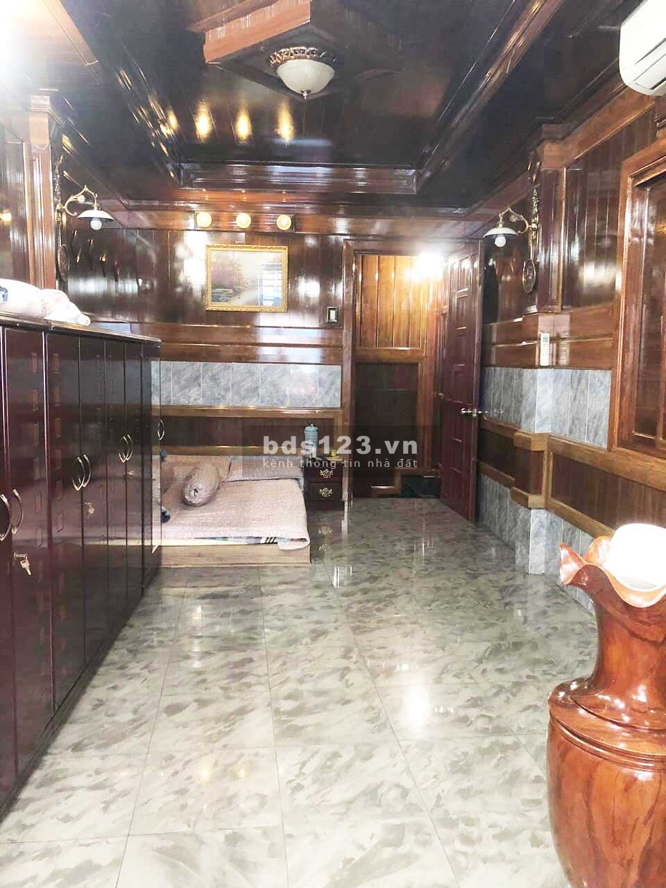 Bán nhà Sát Quận 1. 25m2. 3 Tầng xây phong cách Châu Âu. Tiện làm Căn Hộ Dịch Vụ