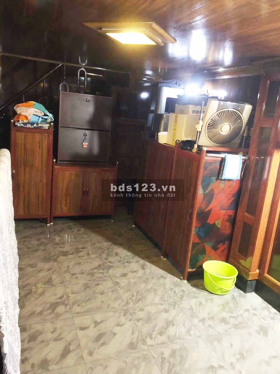 Bán nhà Sát Quận 1. 25m2. 3 Tầng xây phong cách Châu Âu. Tiện làm Căn Hộ Dịch Vụ