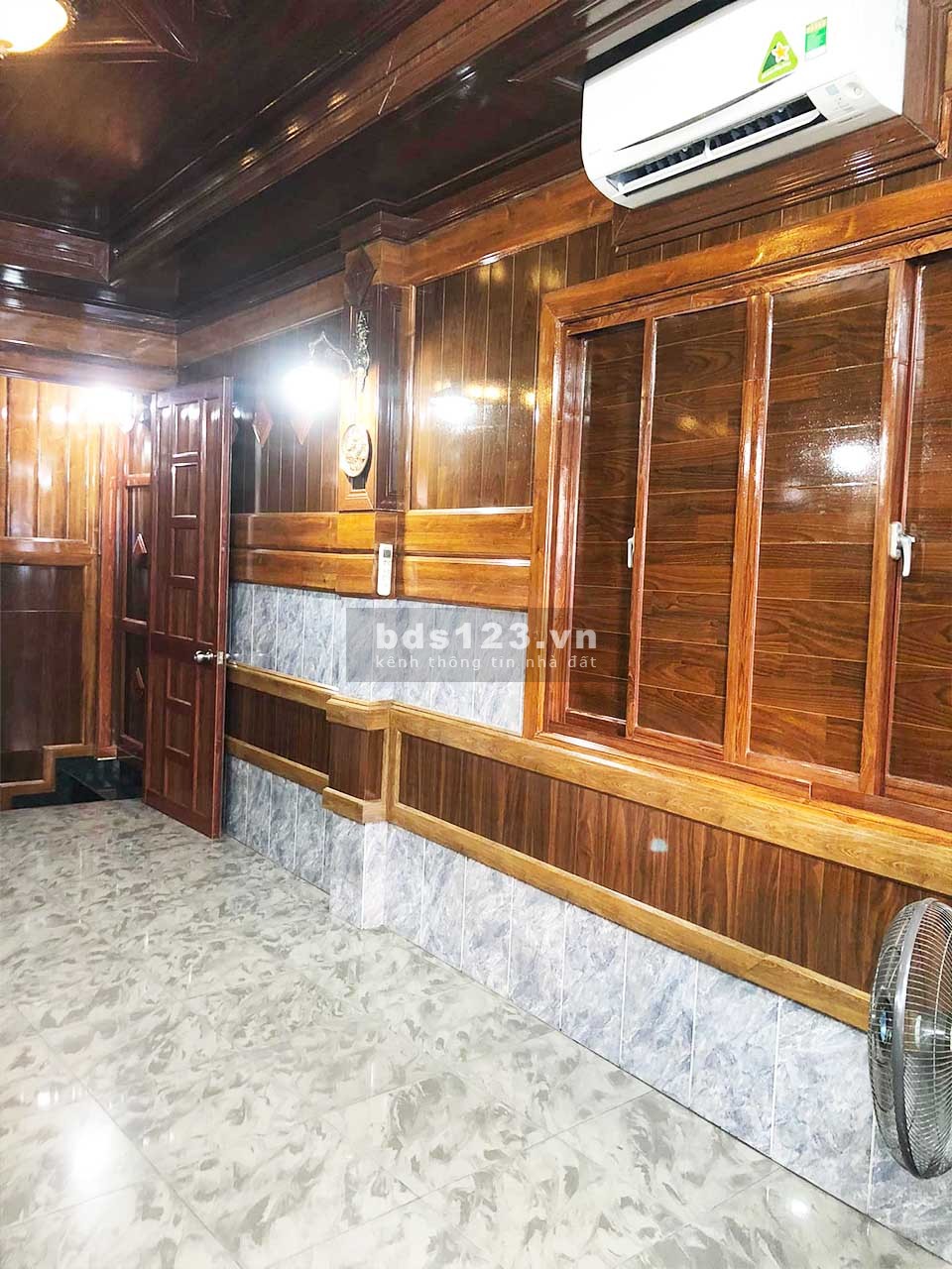 Bán nhà Sát Quận 1. 25m2. 3 Tầng xây phong cách Châu Âu. Tiện làm Căn Hộ Dịch Vụ
