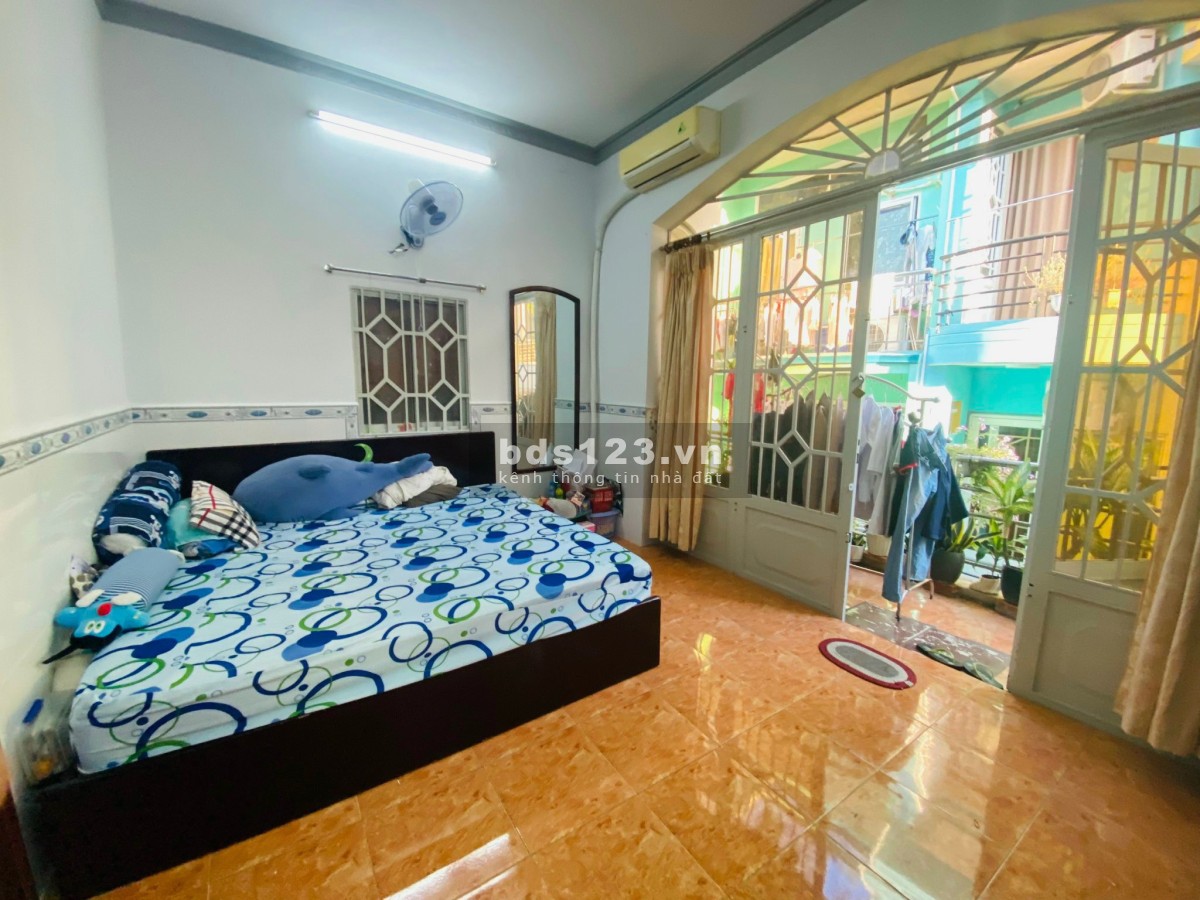 Cần bán gấp do nợ ngân hàng tại Nguyễn Bặc, phường 3, Tân Bình