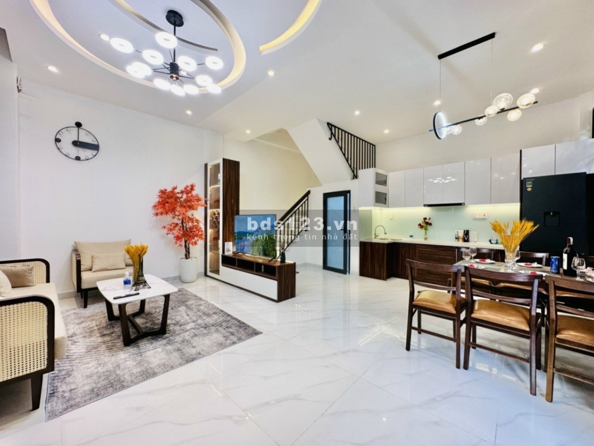 Bán nhà sau lưng căn mặt tiền đường Quang Trung, phường 8, Gò vấp