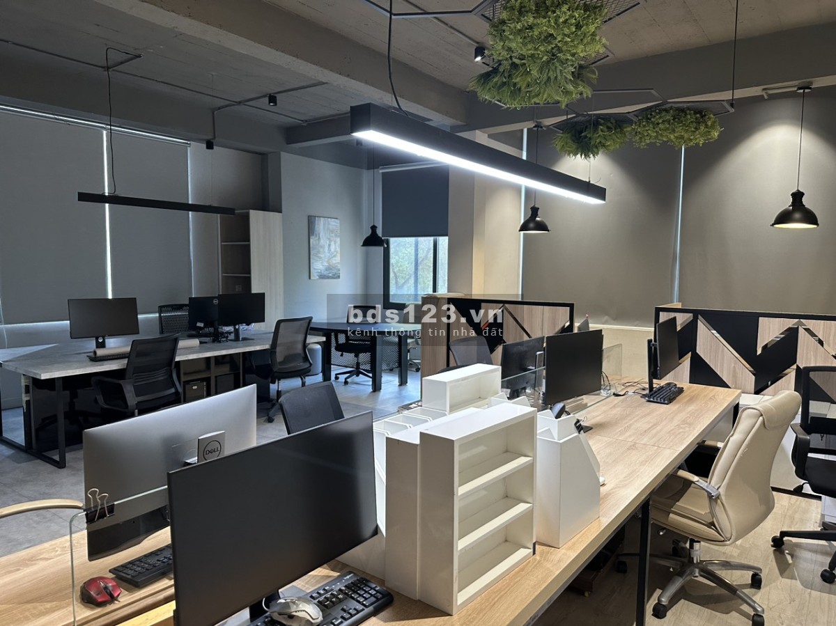 Cho thuê văn phòng 110m2 đường Nguyễn Văn Thủ Quận 1,full nội thất, giá cực ưu đãi! LH: 0898940477