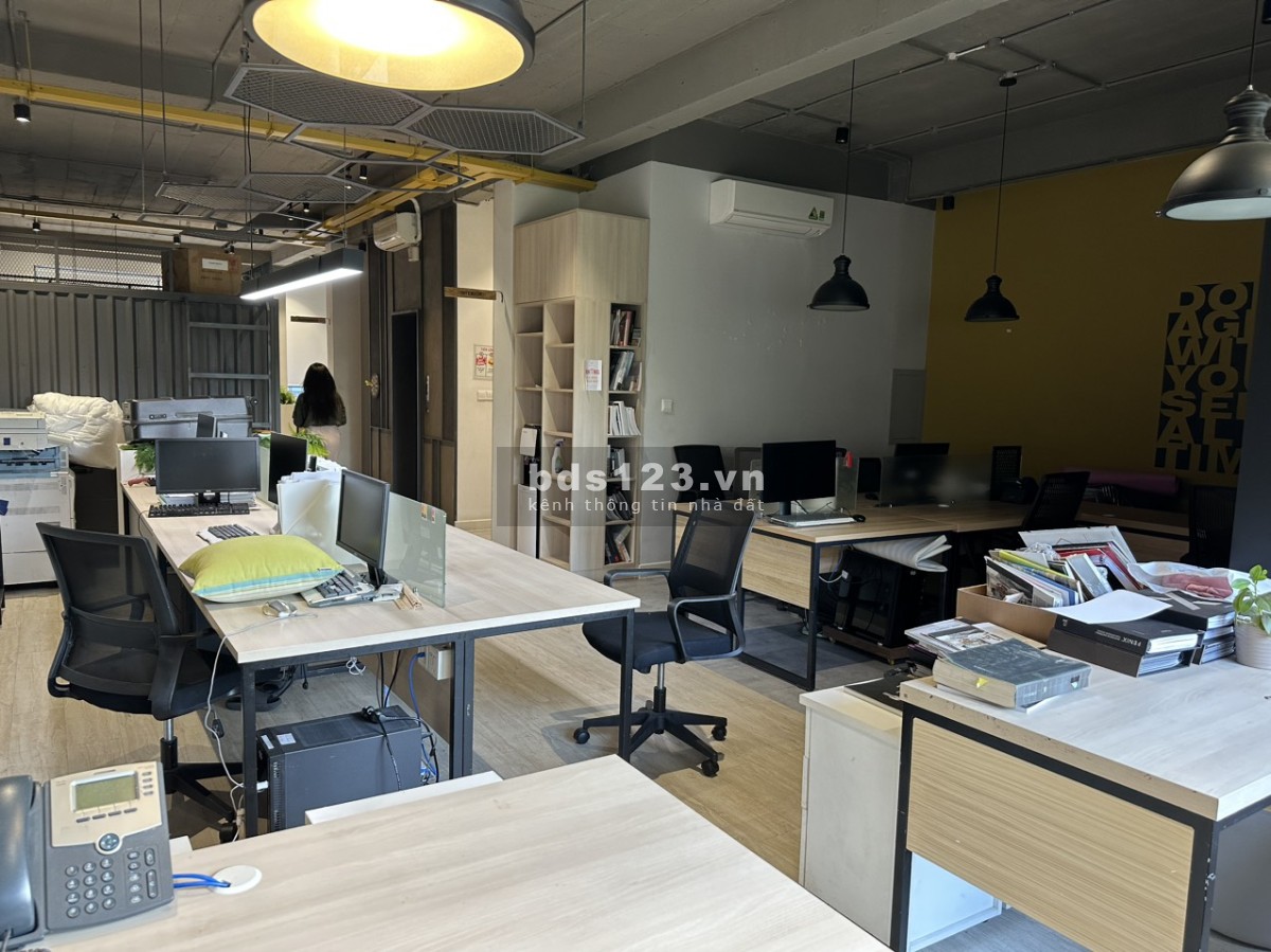 Cho thuê văn phòng 110m2 đường Nguyễn Văn Thủ Quận 1,full nội thất, giá cực ưu đãi! LH: 0898940477