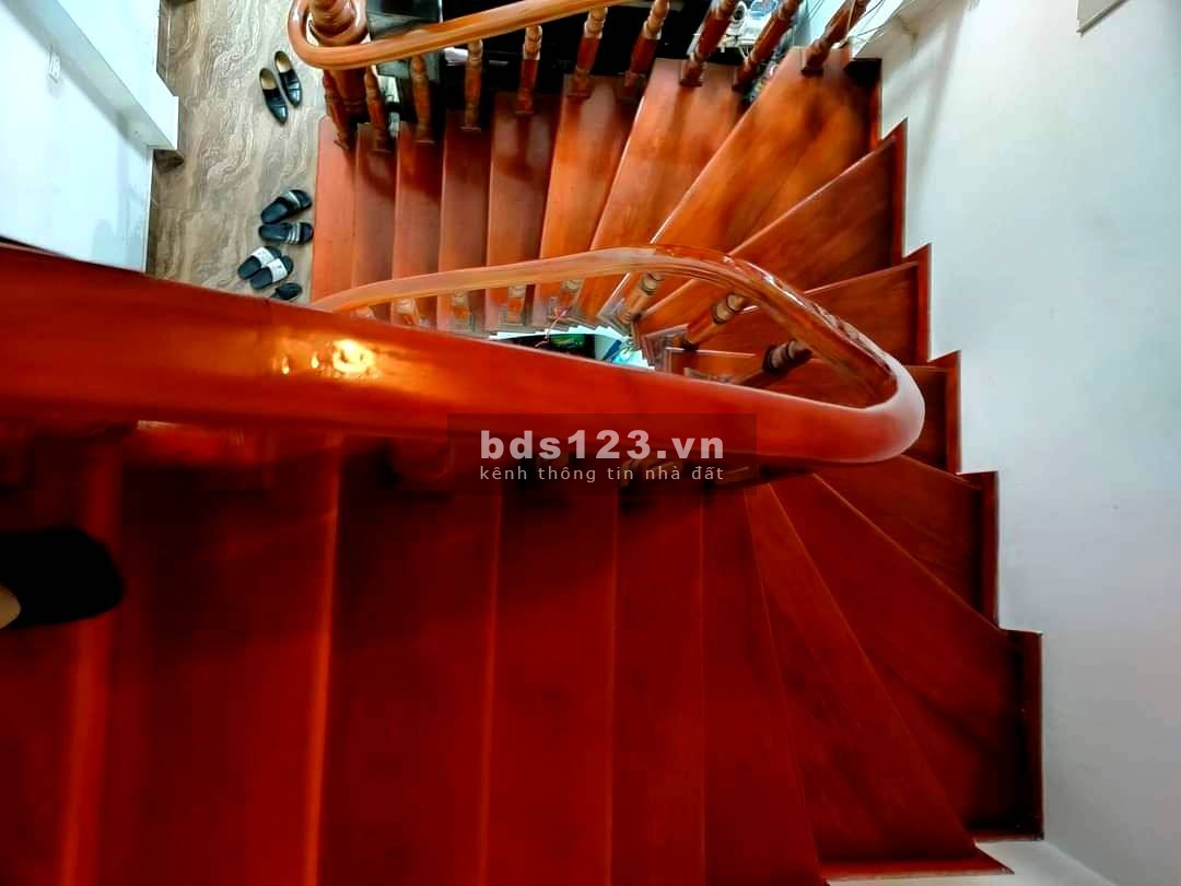 Bán nhà 72m2 x4 tầng phố Nguyễn Sơn Ô Tô đỗ cửa.