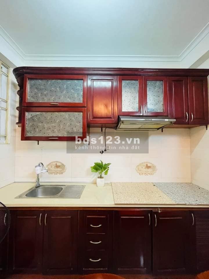 Bán nhà đẹp ở ngay Đại La 24m, 3 tầng, mt 7m, giá 2.65 tỷ.