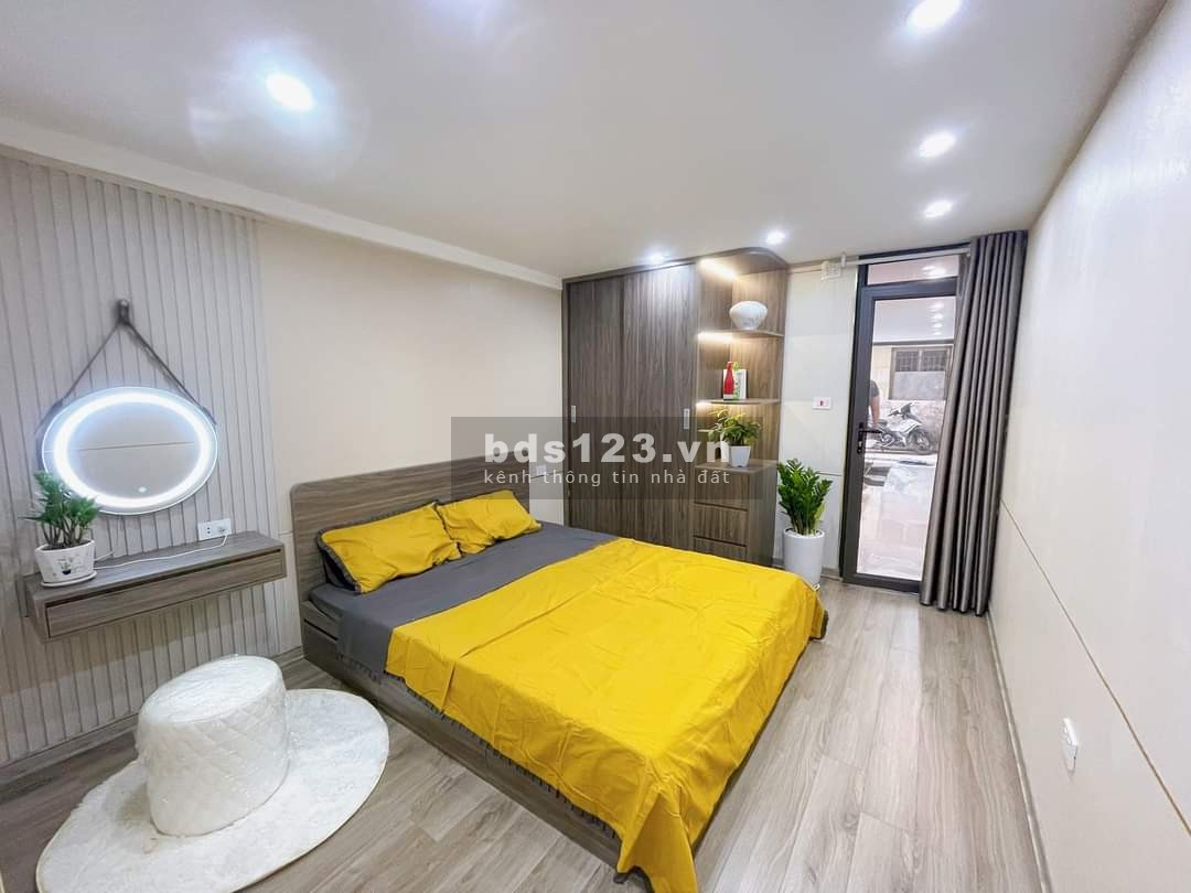 Tập Thể Thái Thịnh, 60m2, 2pn, Tầng 1, giá 2.62 tỷ