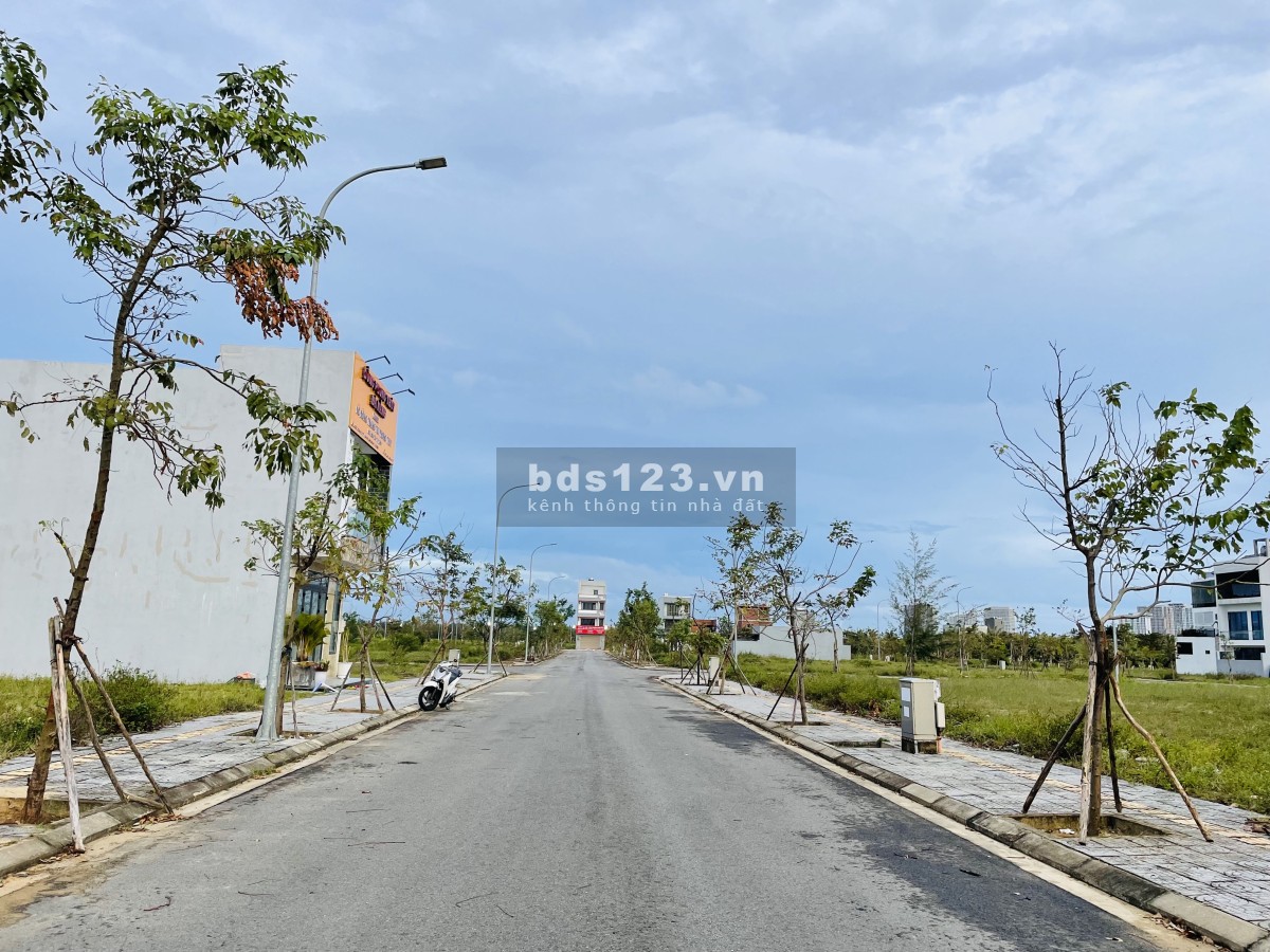 Bán đất FPT Đà Nẵng - Sạch đẹp không cống tủ. Sát kênh sinh thái. Khu V5