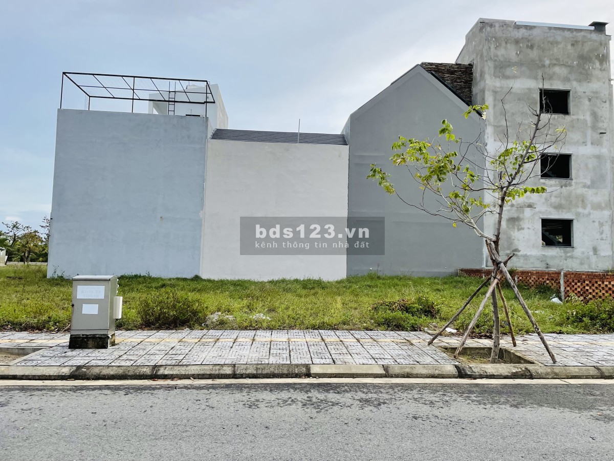 Bán đất FPT Đà Nẵng - Sạch đẹp không cống tủ. Sát kênh sinh thái. Khu V5