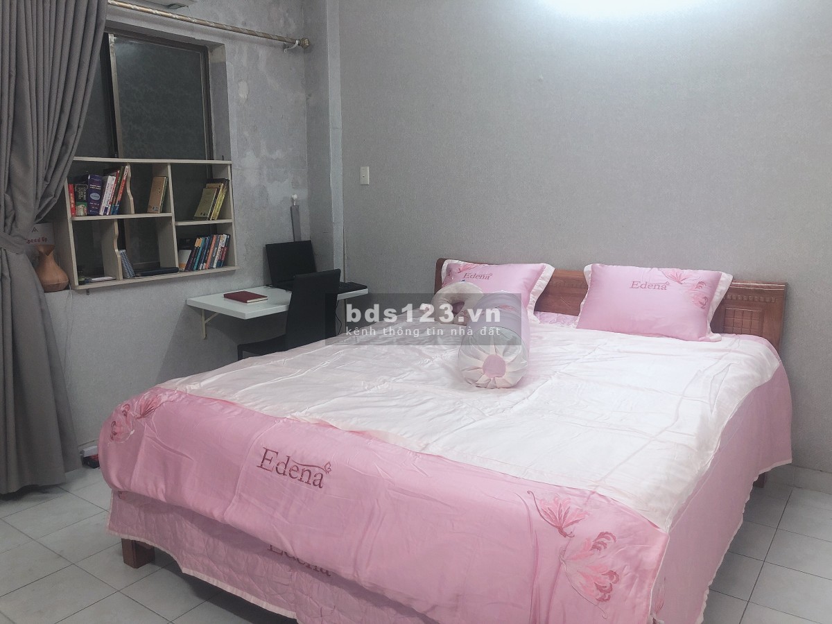 Bán CC Khánh Hội 1, diện tích 76m2, 2PN, 1WC, giá 2,7 tỷ