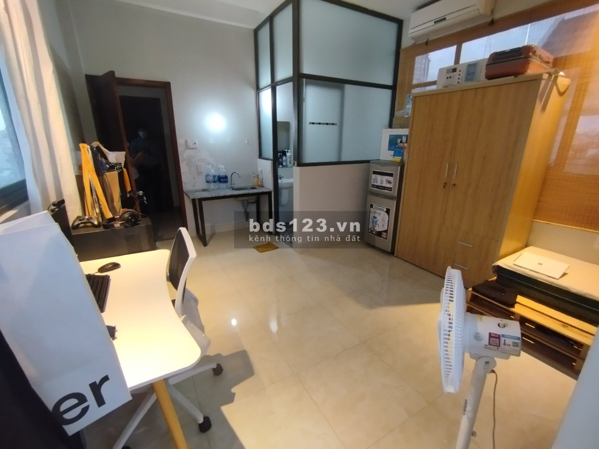 Tròng trọ thoáng mát khu vực trung tâm đường Tần Xuân Soạn