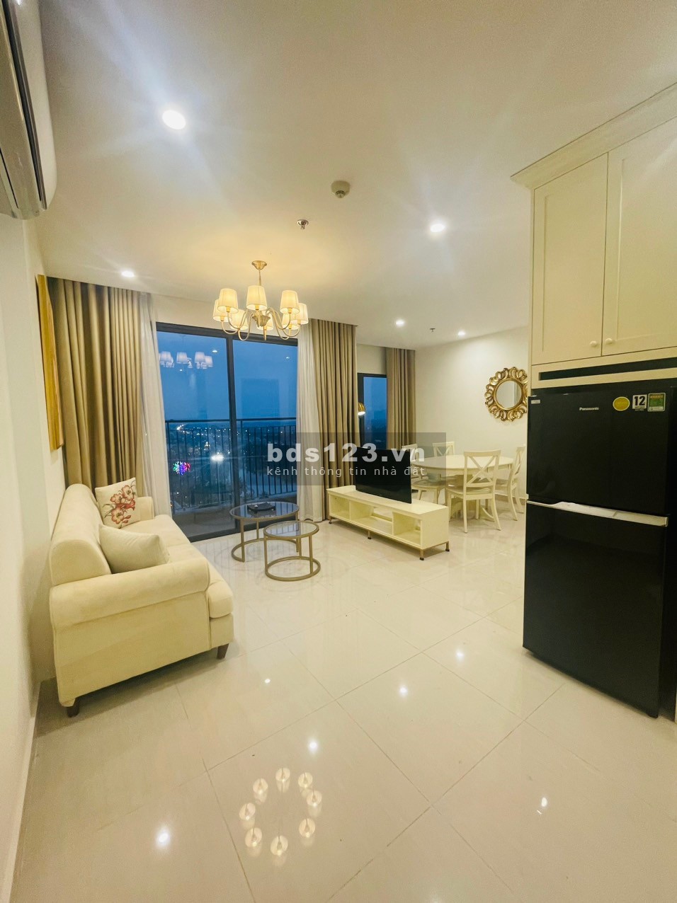 Chính chủ cho thuê căn hộ 2 phòng ngủ view hồ siêu đẹp Vinhomes Ocean Park Gia Lâm